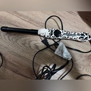 Beachwaver 1 inch curling iron rotating spin